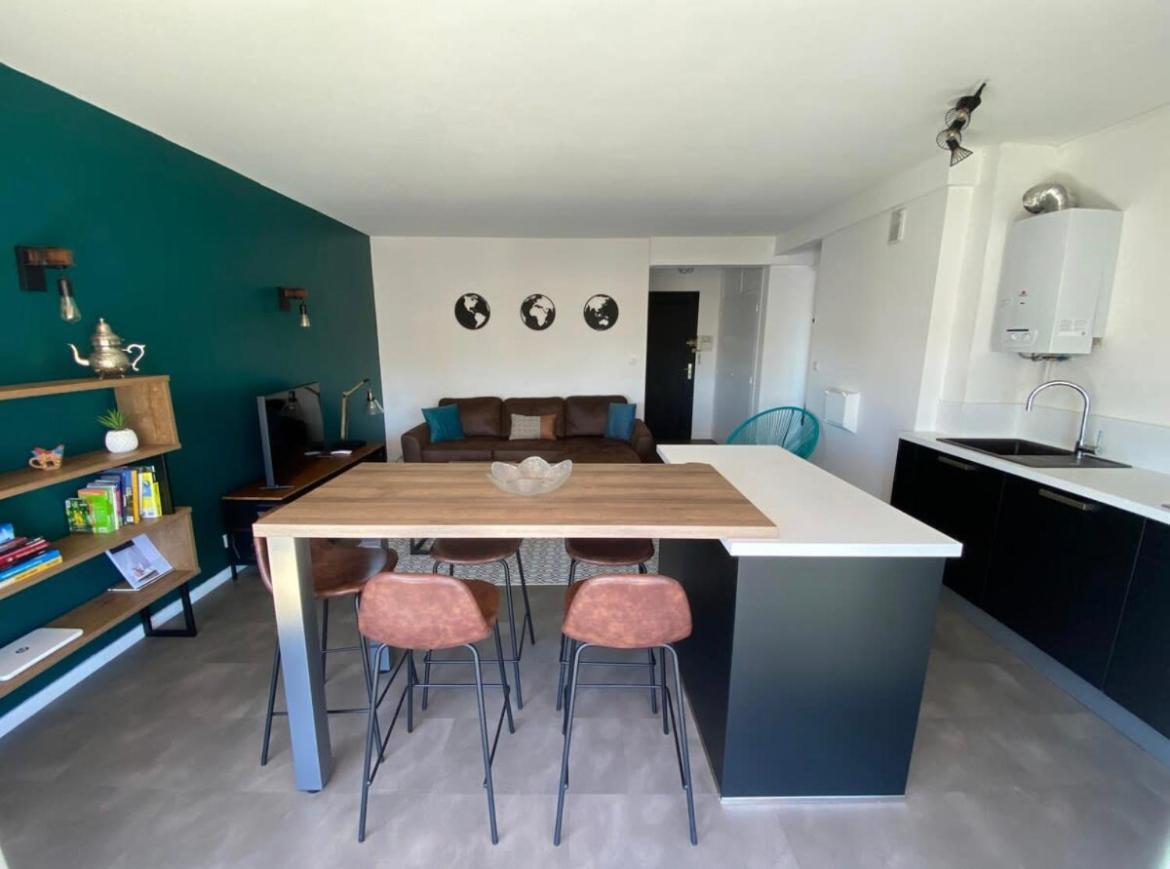 Vue Sur Les Toits De Tours Apartment Exterior photo