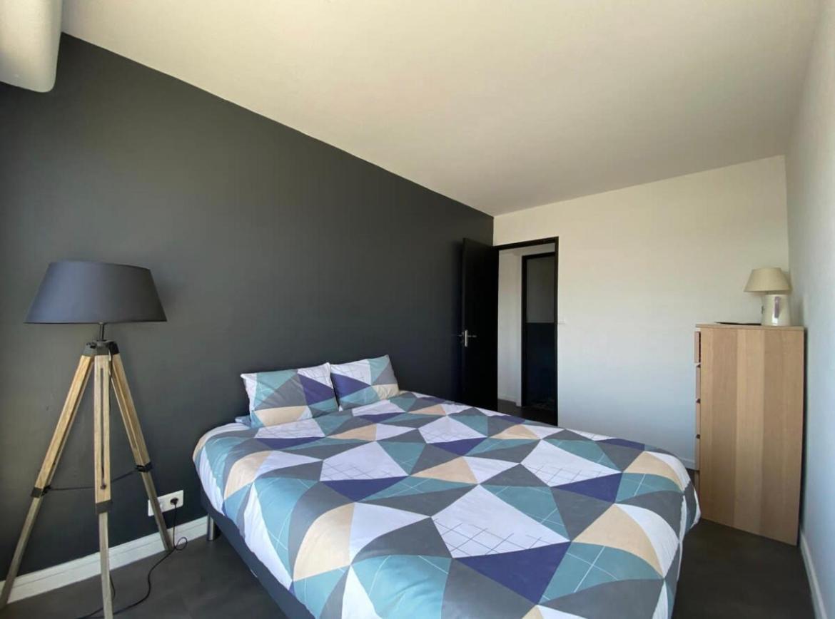 Vue Sur Les Toits De Tours Apartment Exterior photo